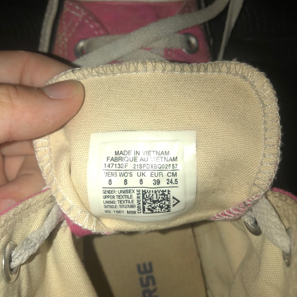 Pink Converse - Picture 6 of 6